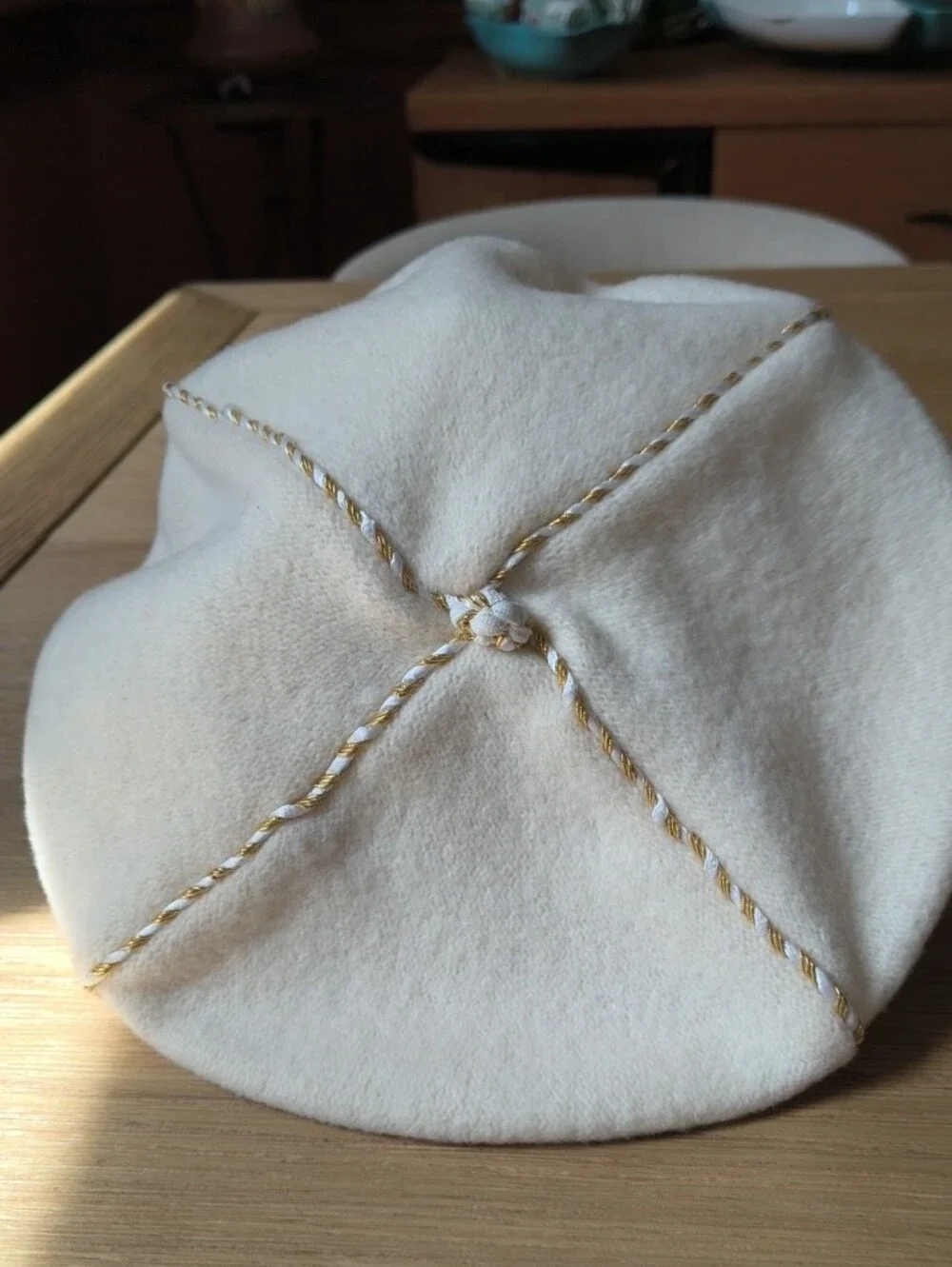VTG Liz Claiborne Cream Wool Beret Hat Gold Metallic Trim Czech Republic NWOT